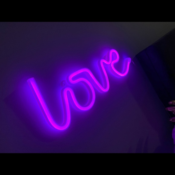 Neon love sign - Picture 3 of 3